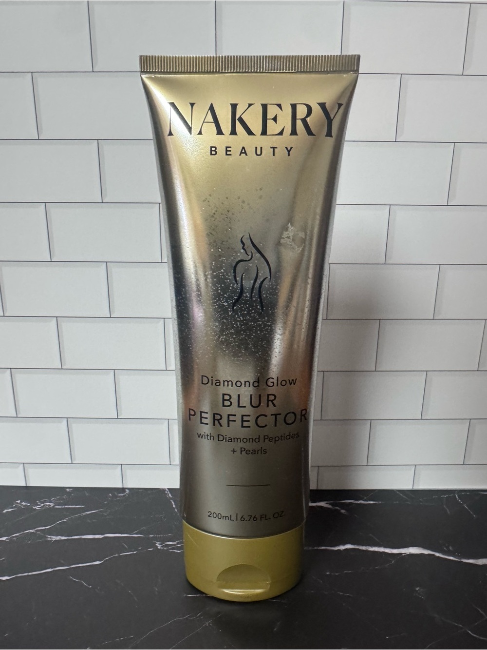 DISCONTINUED Nakery Diamond Glow Blur Perfector